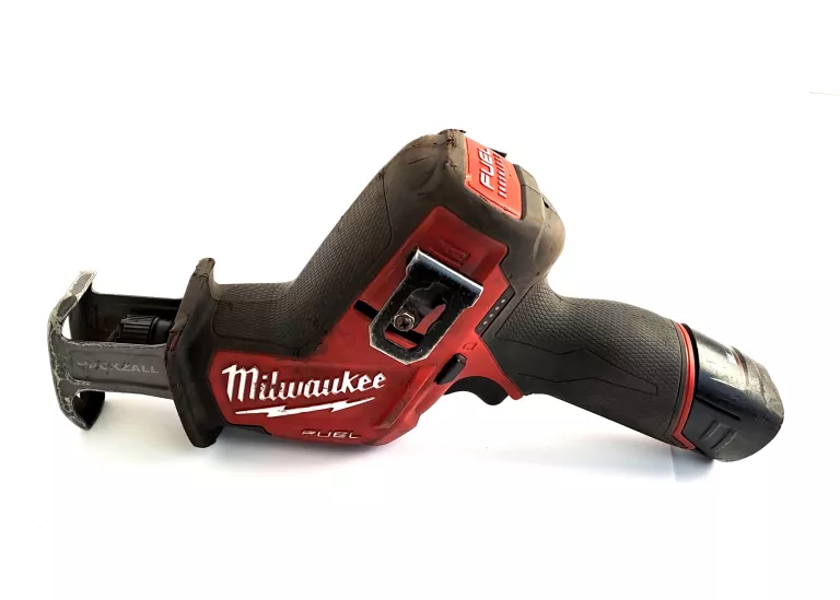 PIŁA SZABLASTA MILWAUKEE M12 CHZ/AKU/ŁADOWARKA