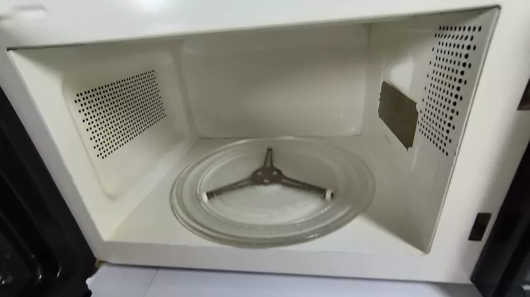 KUCHENKA MIKROFALOWA MW70017SG 700W