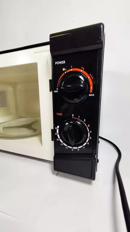 KUCHENKA MIKROFALOWA MW70017SG 700W