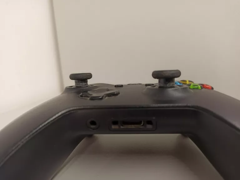 konsola-xbox-one-s-1tb-bialy-product-id-3703e398-a6fe-4c26-9234-93dafb710eb2