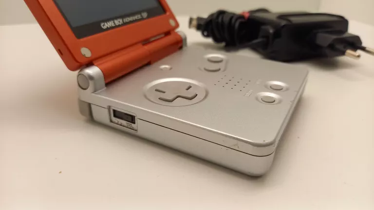 NINTENDO GAME BOY ADVANCE SP ZOBACZ
