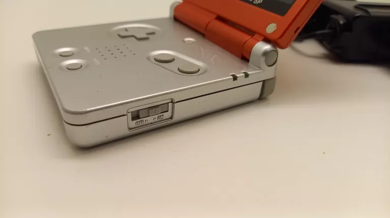 NINTENDO GAME BOY ADVANCE SP ZOBACZ