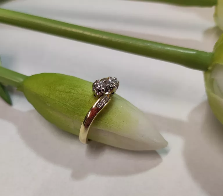 zloty-pierscionek-z-brylantem-434gr-750pr-025-marka-inna-marka