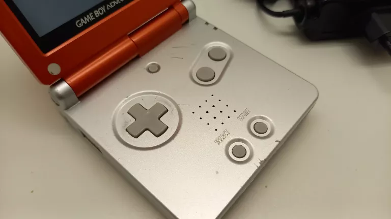 NINTENDO GAME BOY ADVANCE SP ZOBACZ