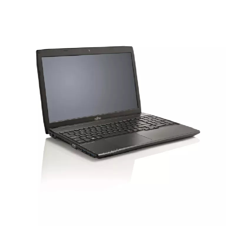 FUJITSU LIFEBOOK A544 I3-4000M/4GB/450GB_SSD/W10