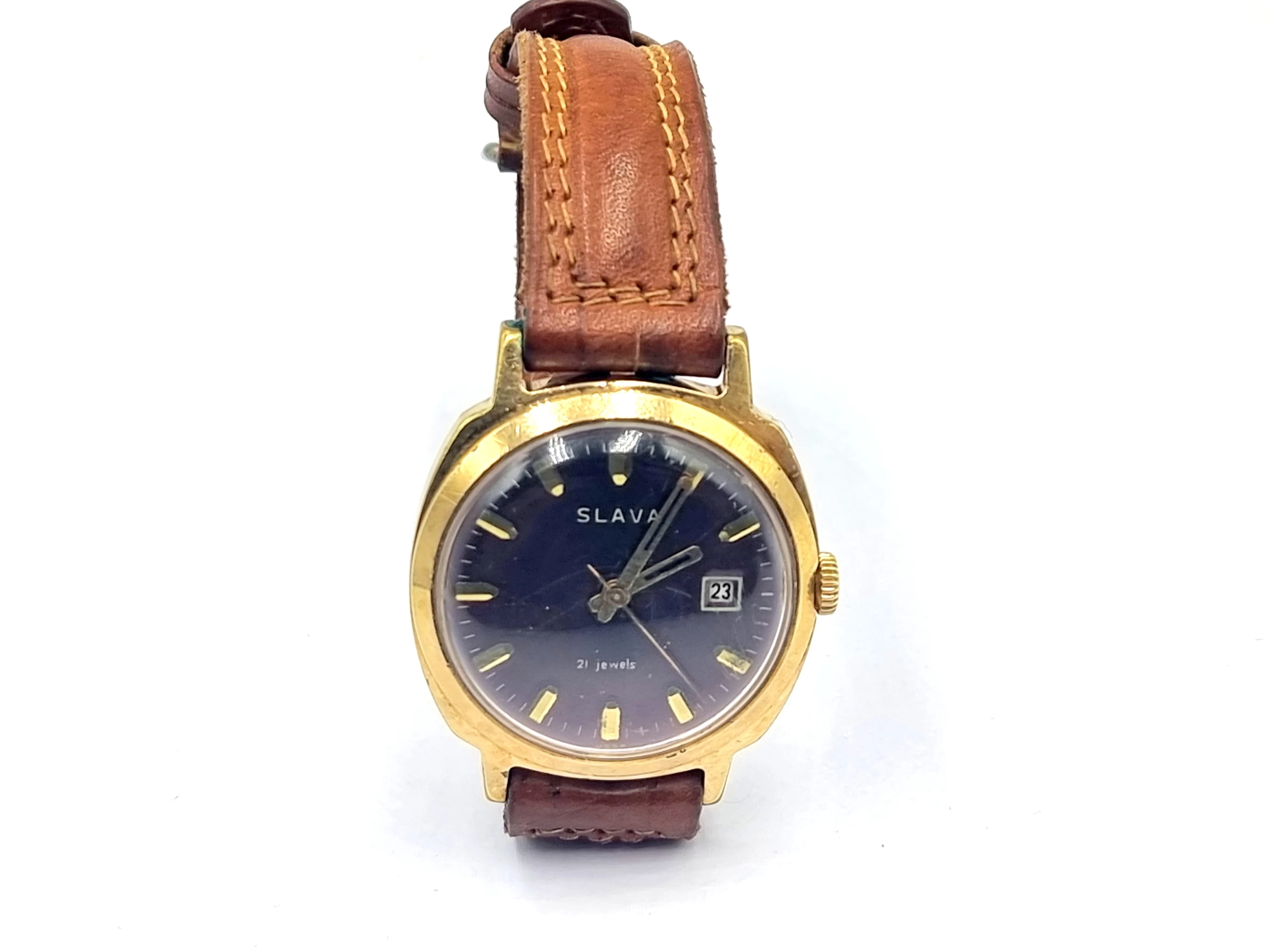 zegarek-radziecki-slava-21-kamieni-ksztalt-koperty-okragla