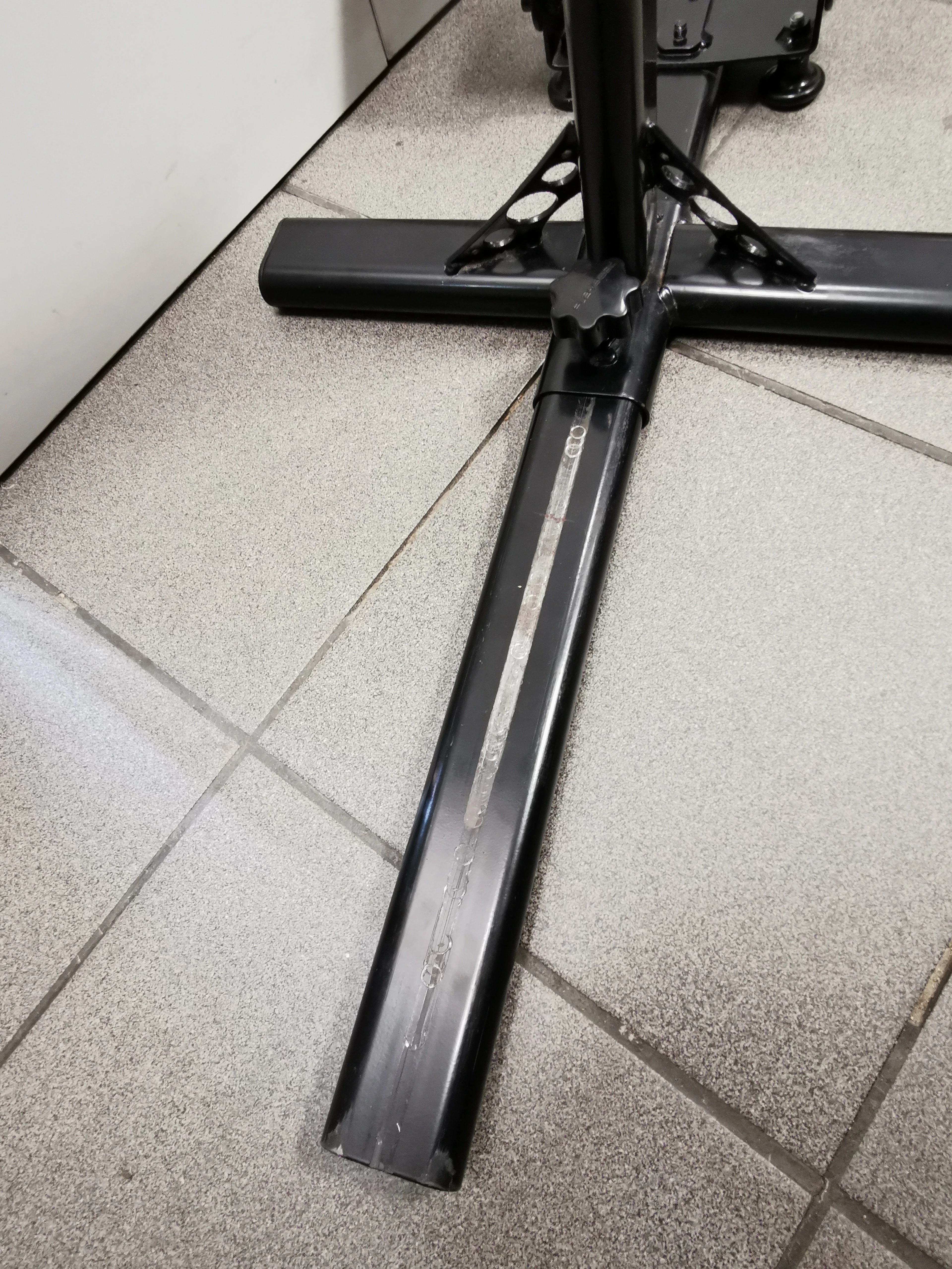 fotel-playseat-evolution-alcantara-szerokosc-siedziska-48