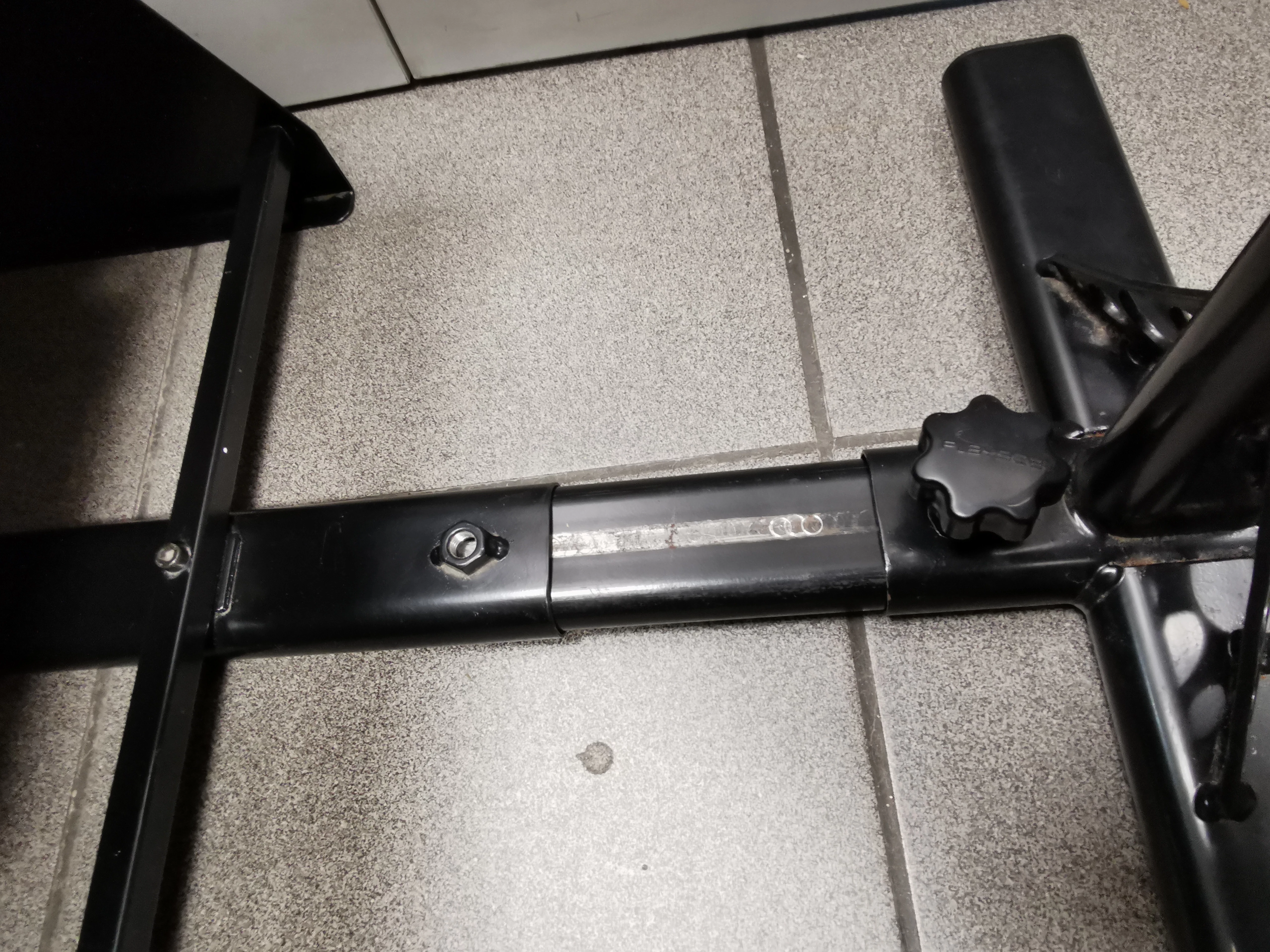 fotel-playseat-evolution-alcantara-glebokosc-siedziska-50