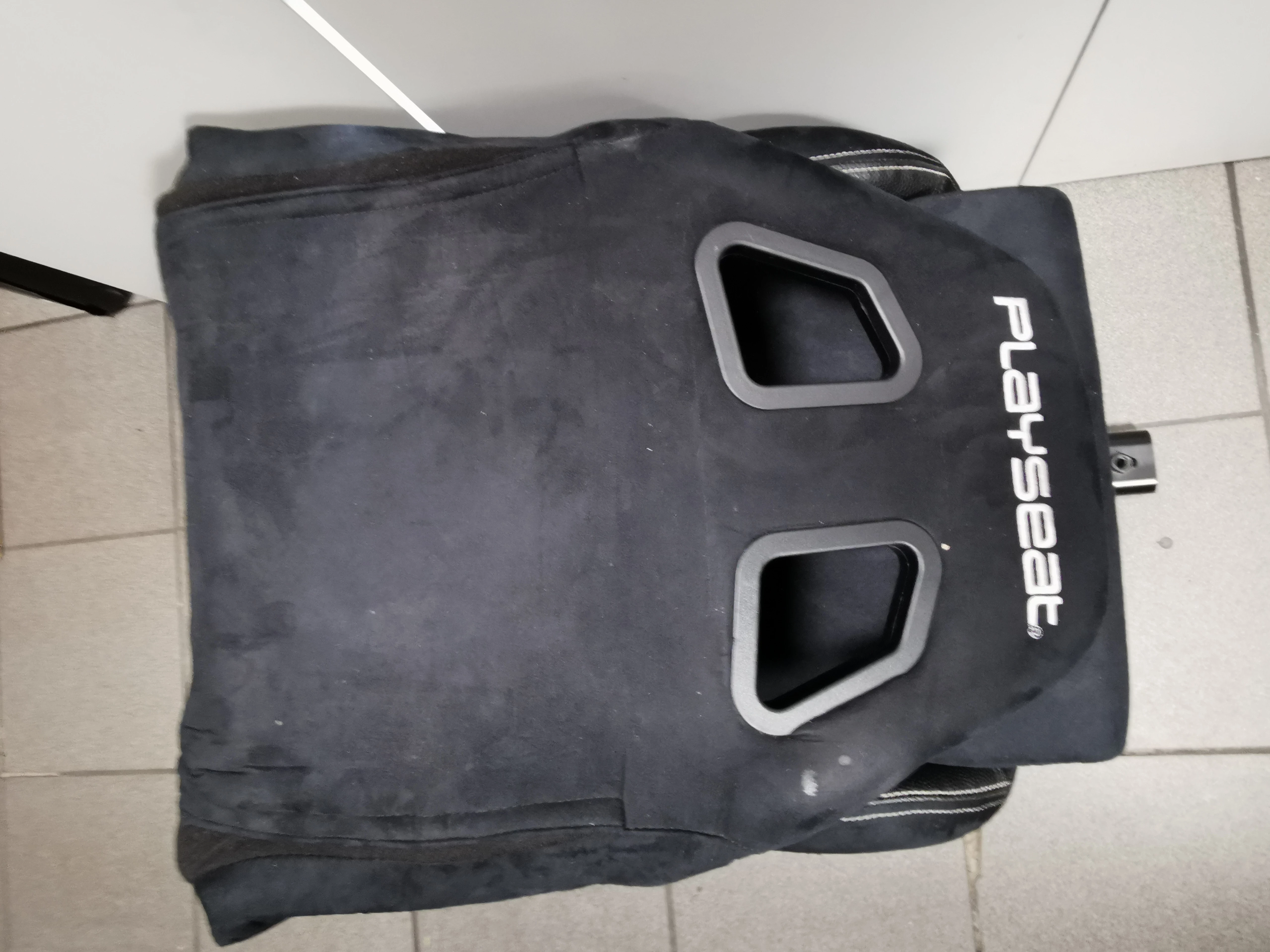 fotel-playseat-evolution-alcantara-wysokosc-mebla-98