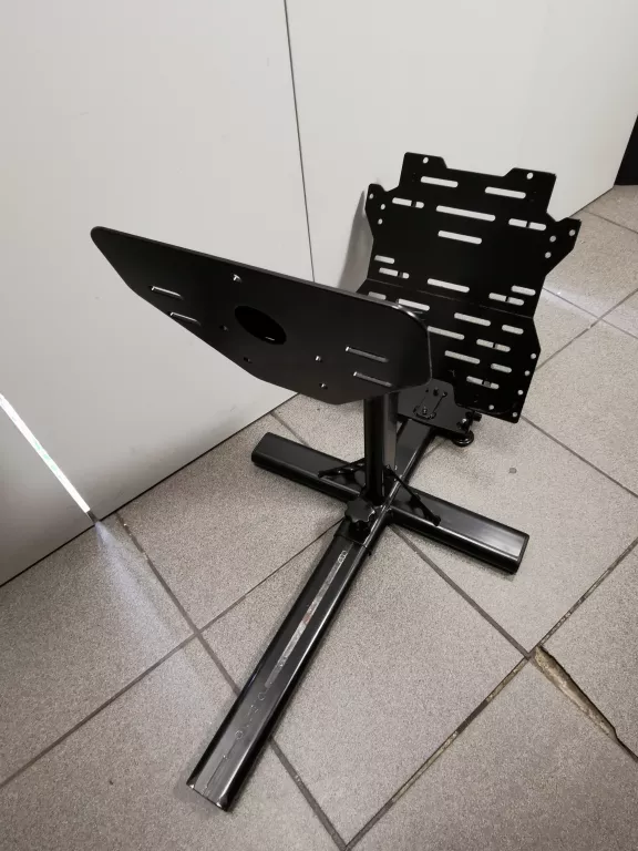 fotel-playseat-evolution-alcantara-minimalna-wysokosc-siedziska-24