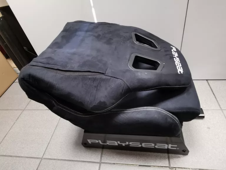 fotel-playseat-evolution-alcantara-stan-uzywany