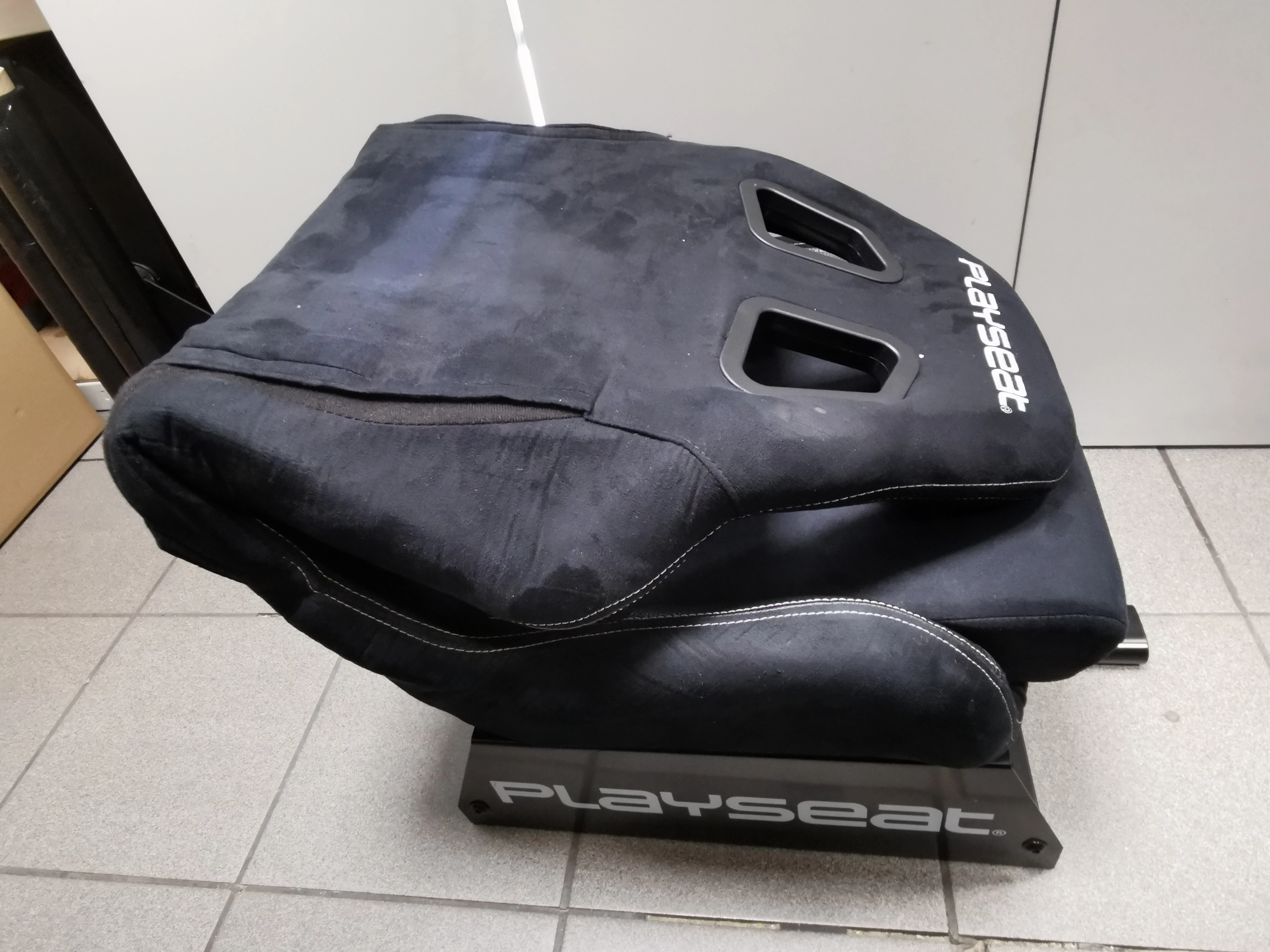 fotel-playseat-evolution-alcantara-stan-uzywany