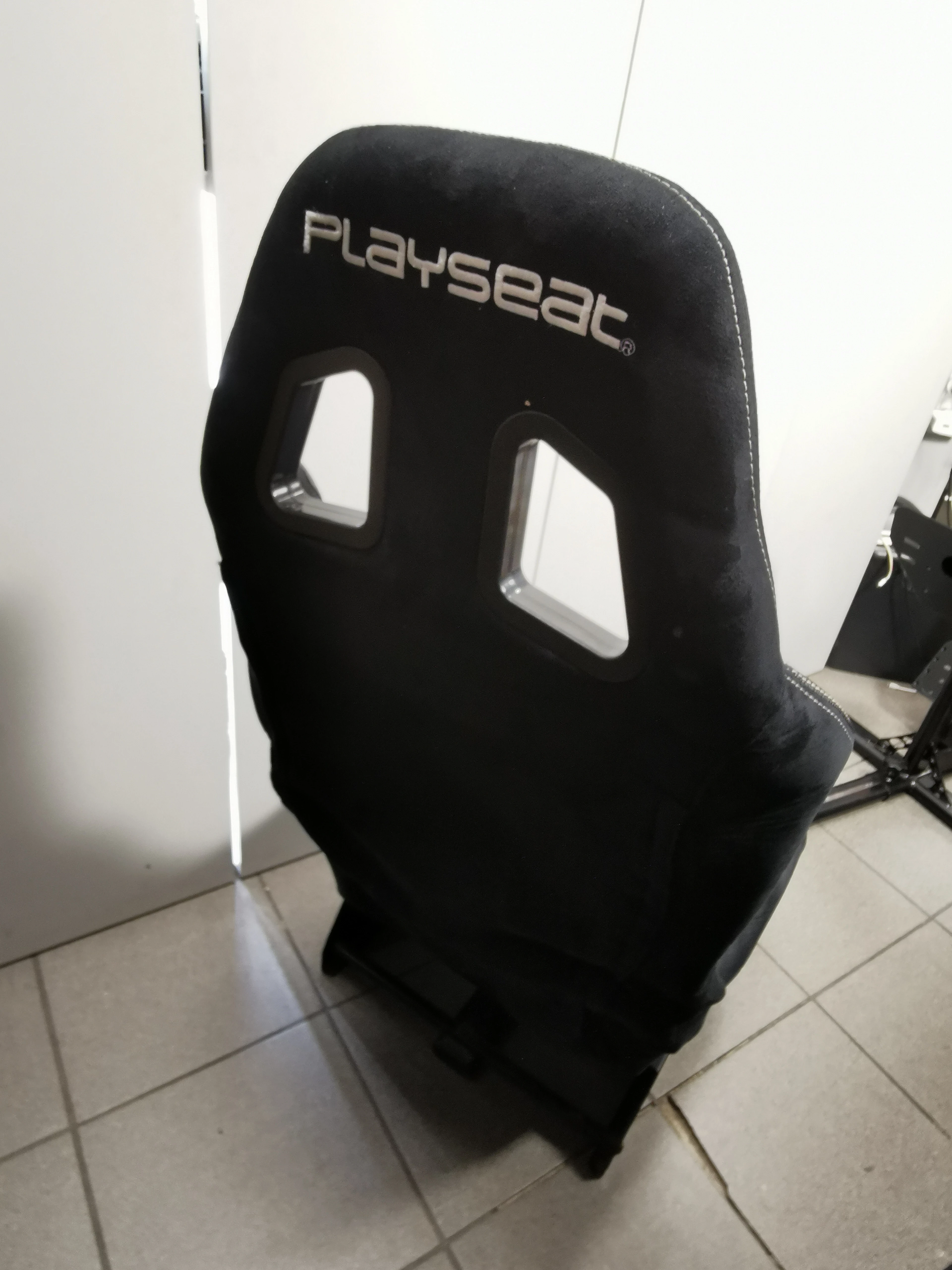 fotel-playseat-evolution-alcantara-ean-gtin-8717496871480