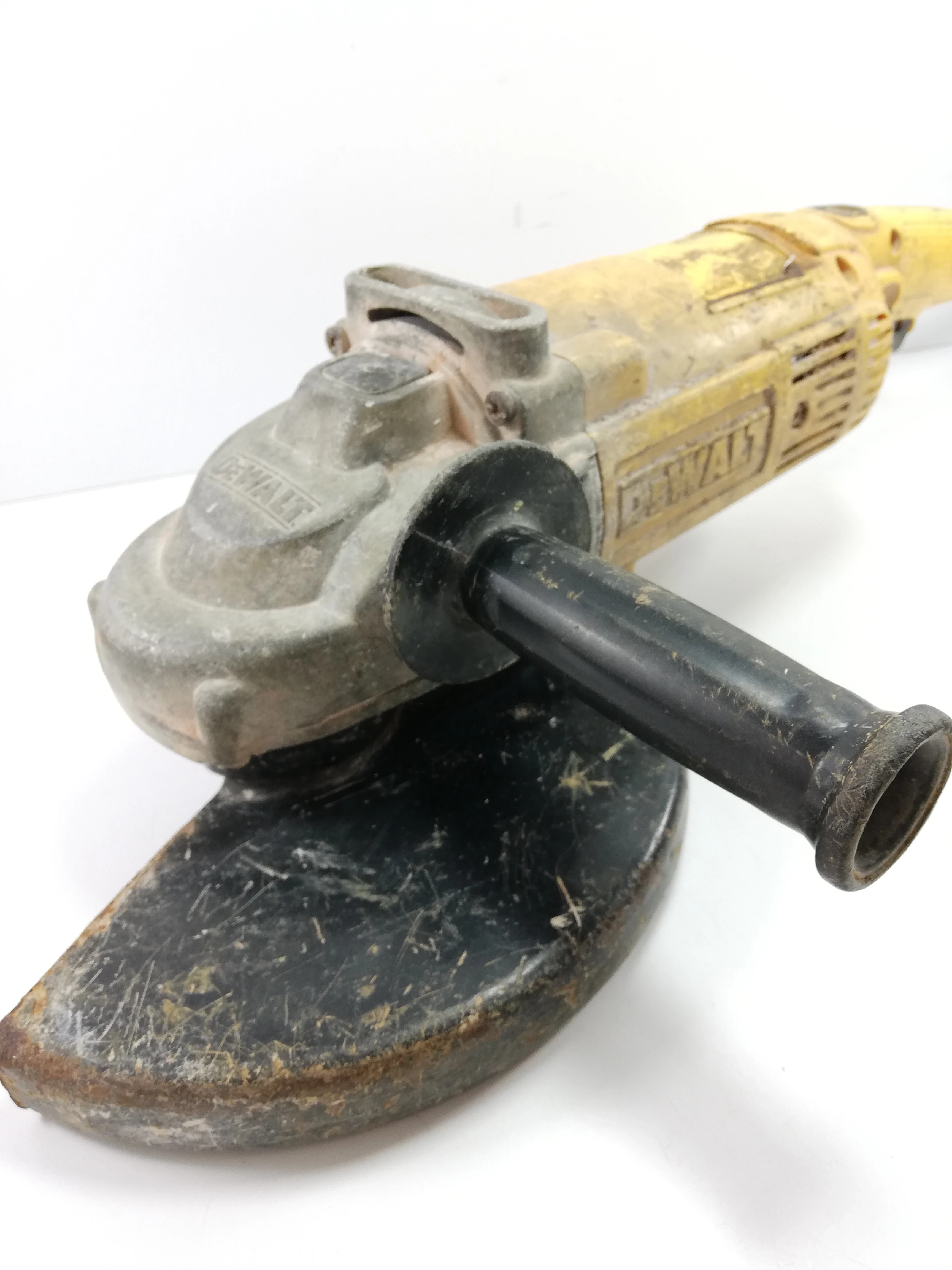 szlifierka-katowa-dewelt-opis-stan-uzywany