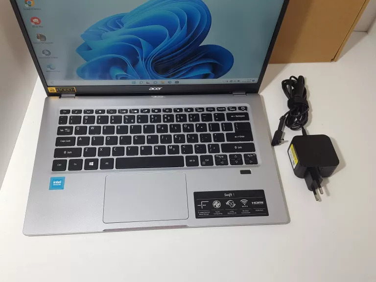 LAPTOP ACER SWIFT 1 W11/4G/128GB KOMPLET