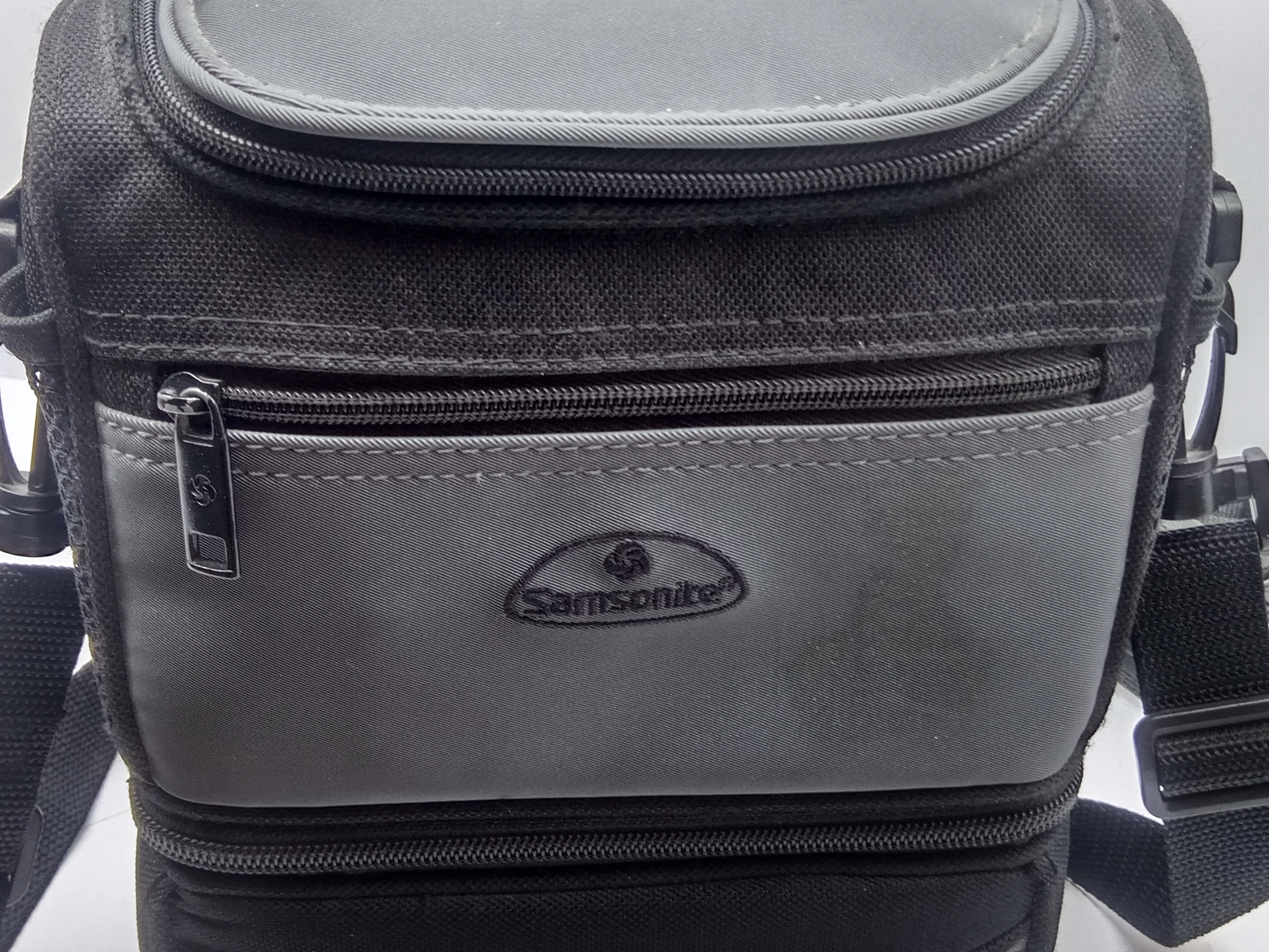 aparat-minolta-dimage-7i-ladowqarka-i-torba-jakosc-video-4k