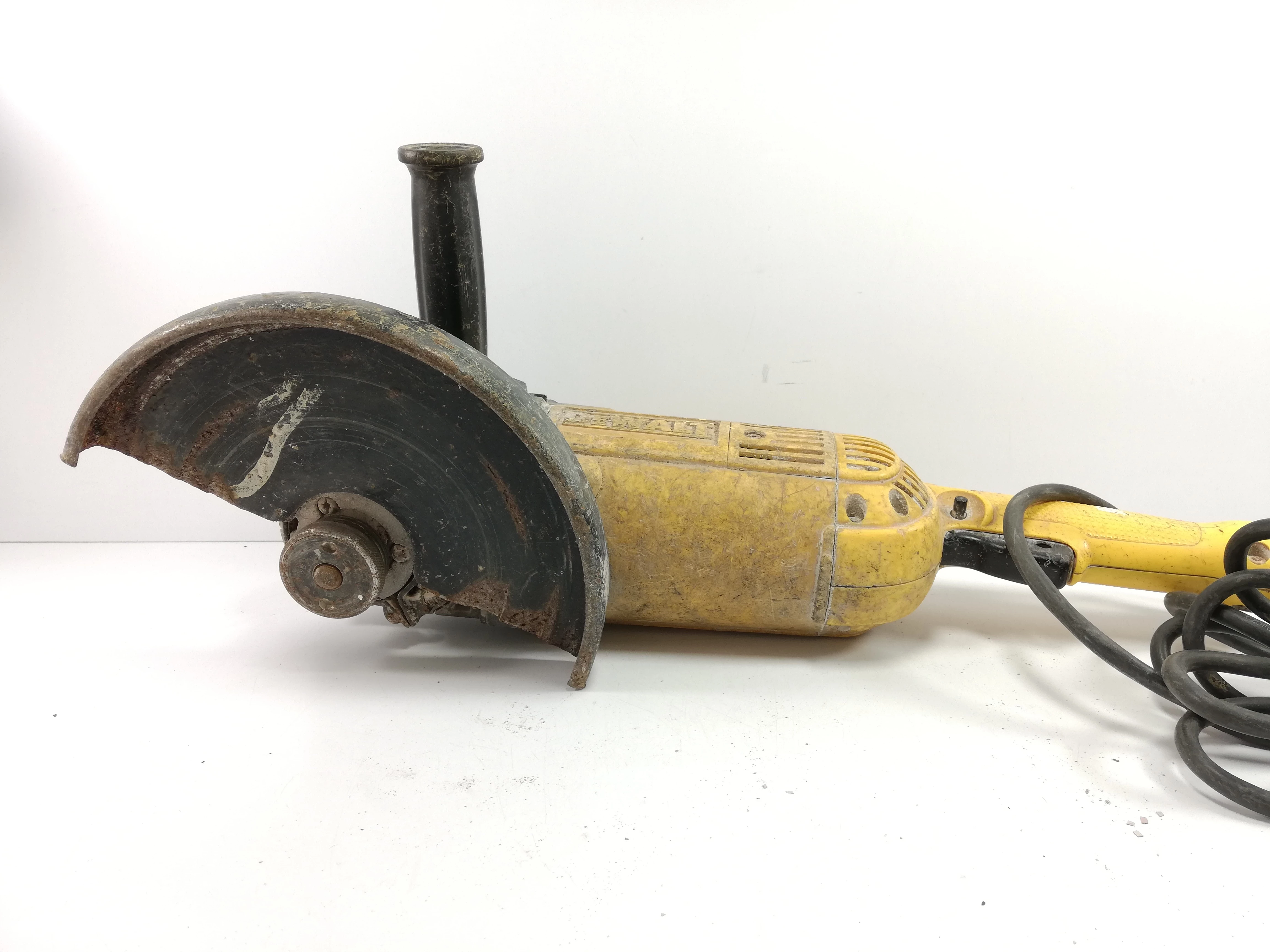 szlifierka-katowa-dewelt-opis-product-id-c7b93f55-3520-4747-9e12-75d368499b92