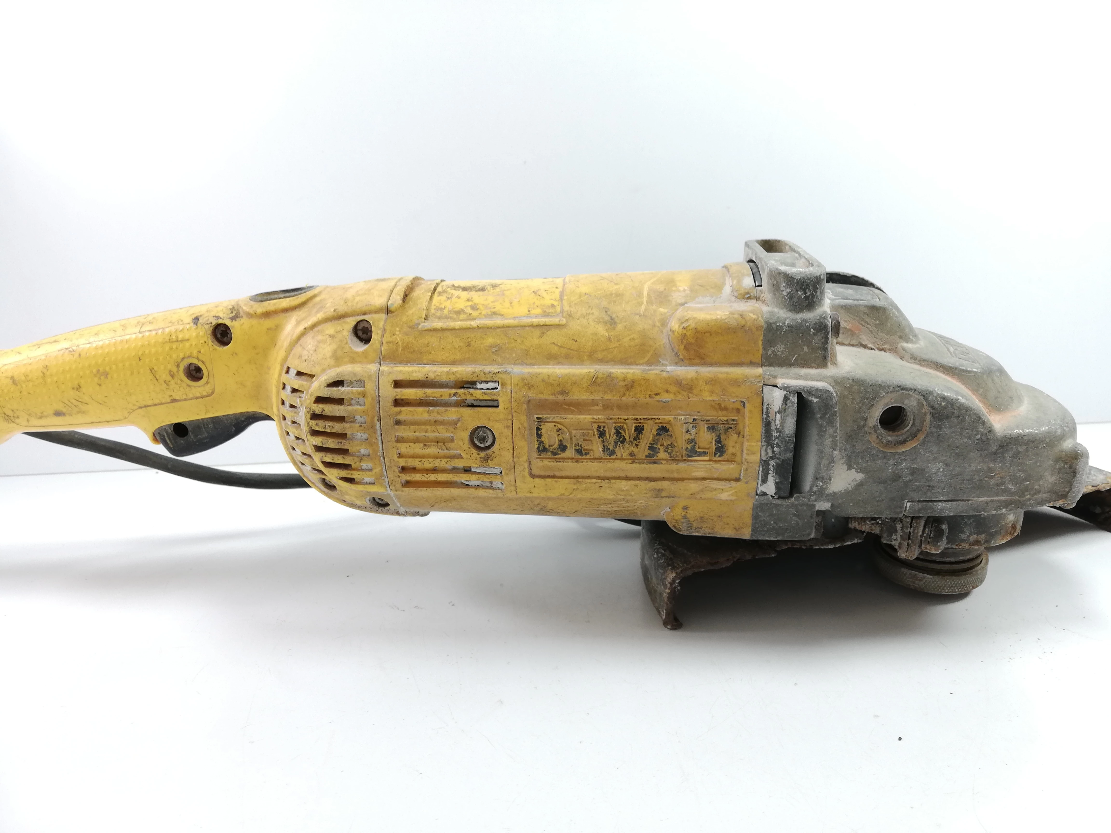 szlifierka-katowa-dewelt-opis-ean-gtin-5035048617229