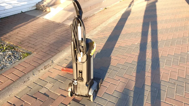 SZOROWARKA KARCHER BR 30/4 C