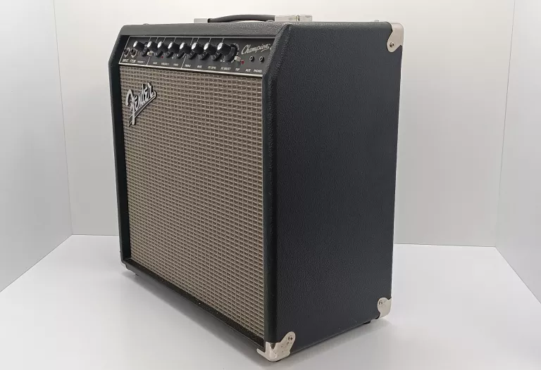 WZMACNIACZ FENDER CHAMPION 40
