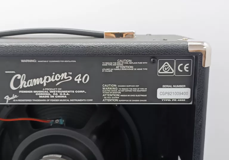 WZMACNIACZ FENDER CHAMPION 40