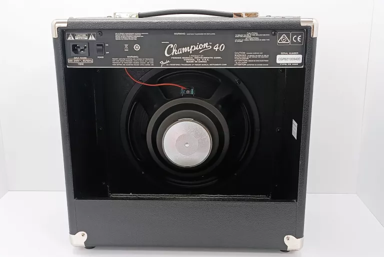 WZMACNIACZ FENDER CHAMPION 40