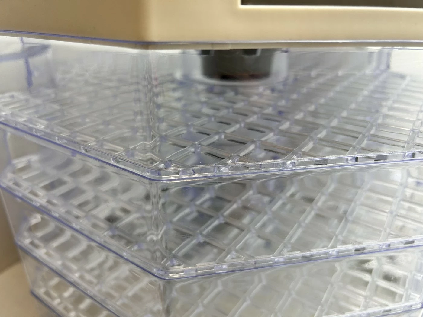 suszarka-do-grzybow-i-owocow-hb-fd0241-kolor-dominujacy-srebrnyszary