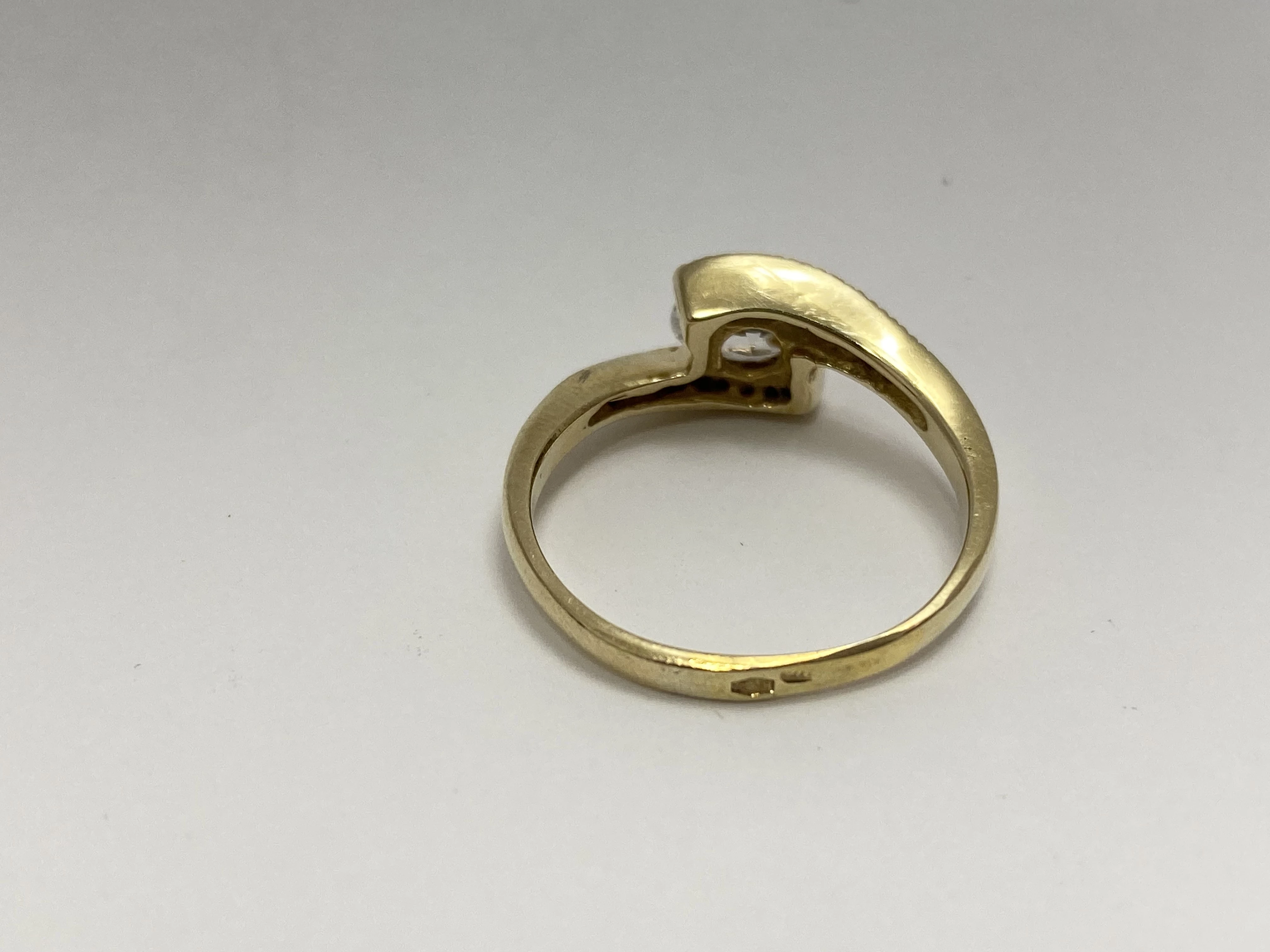 piekny-zloty-pierscionek-333-8kt-material-zloto