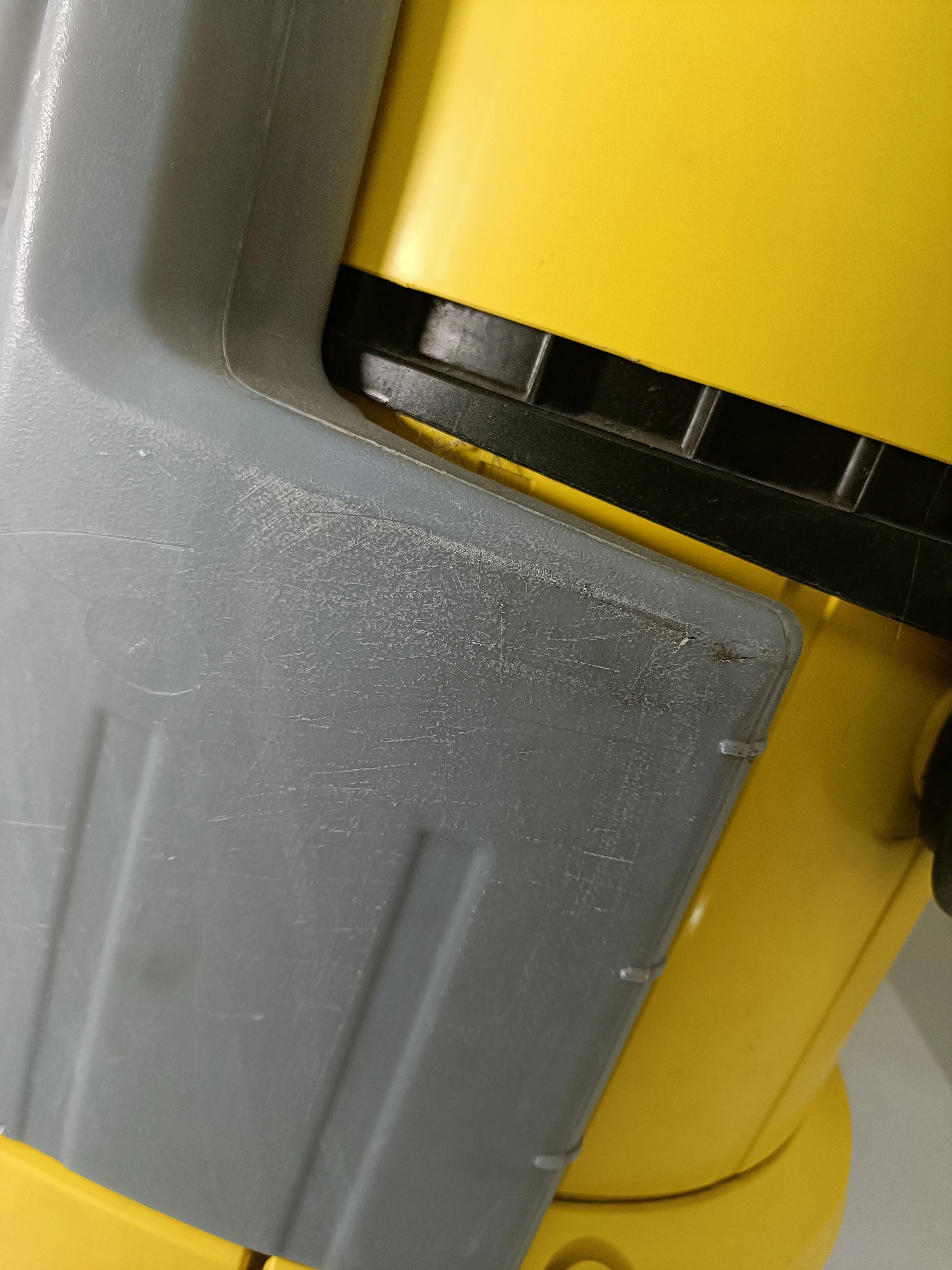 odkurzacz-pioracy-karcher-se-4001-moc-140000