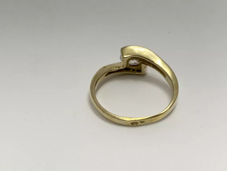 piekny-zloty-pierscionek-333-8kt-material-zloto