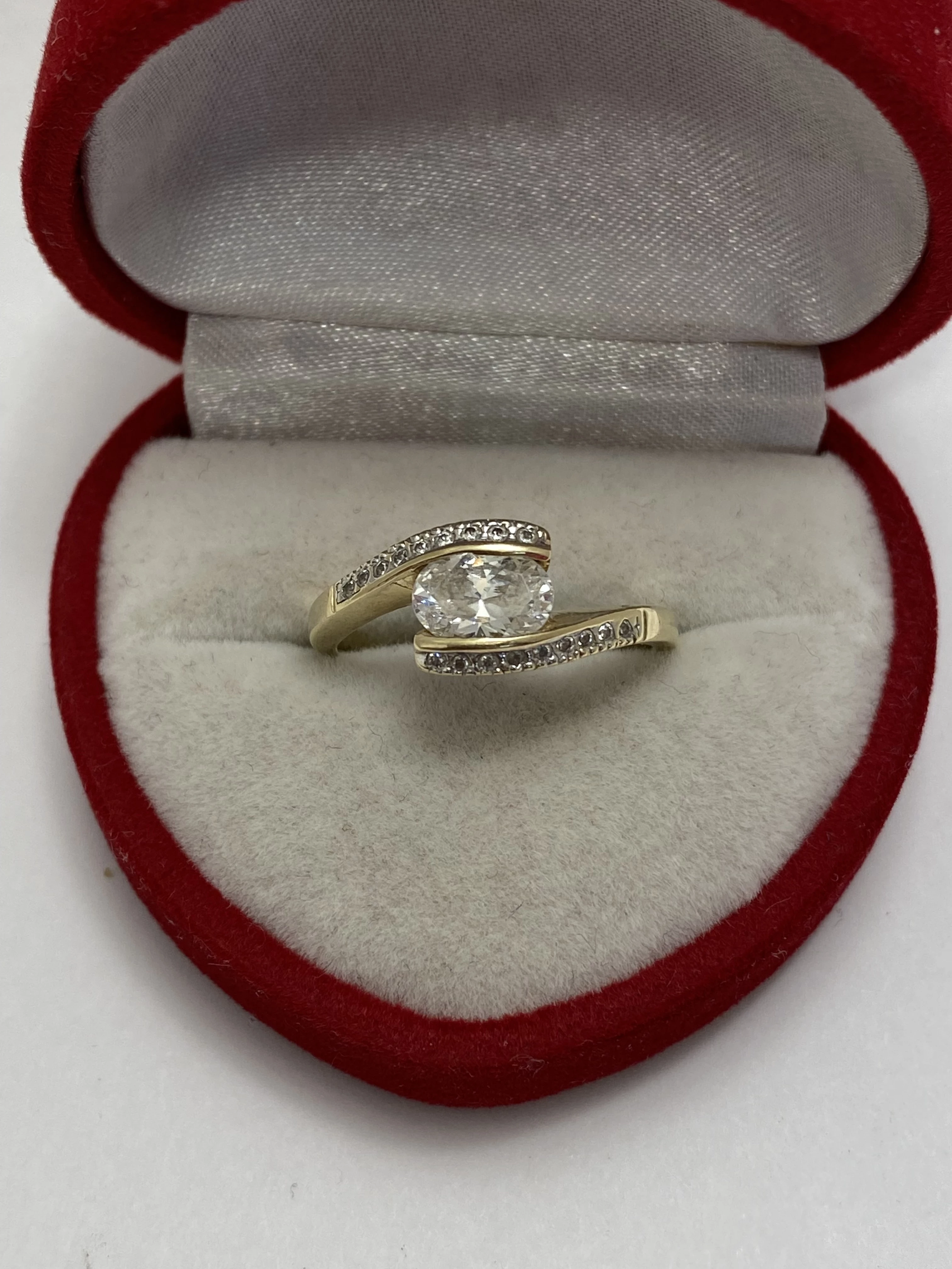 piekny-zloty-pierscionek-333-8kt-marka-bez-marki