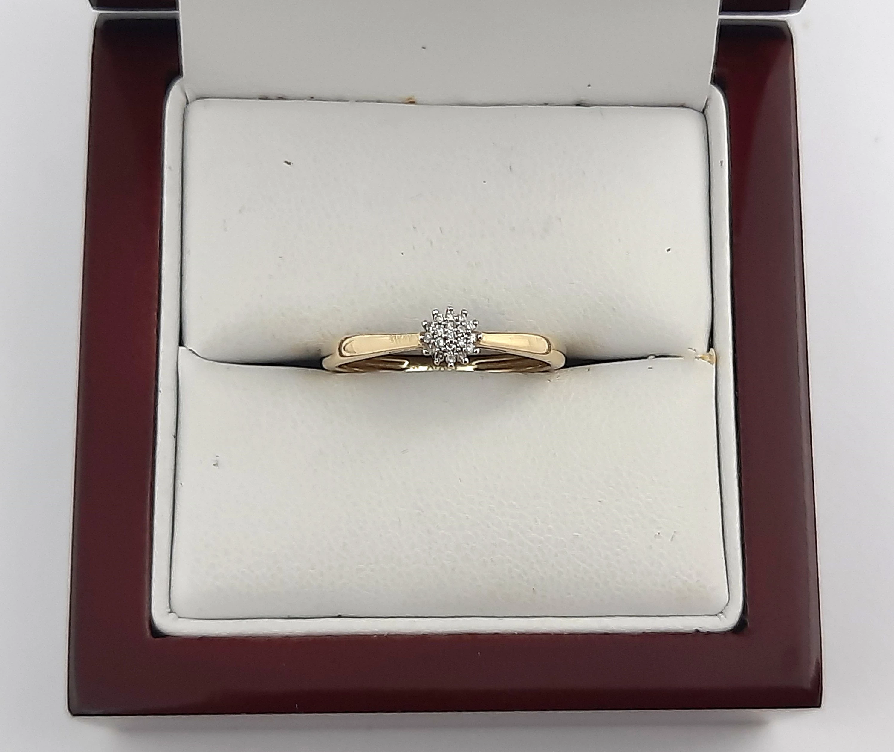 zloty-pierscionek-z-diamentami-p375-151g-r14-kolor-dominujacy-205826-225106