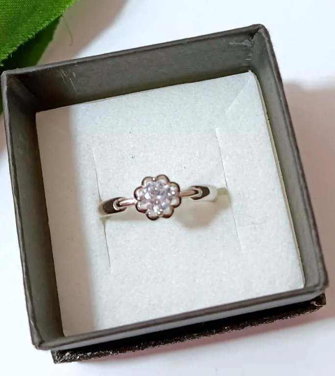 sliczny-srebrny-pierscionek-268gr-925pr-marka-226434-1704211