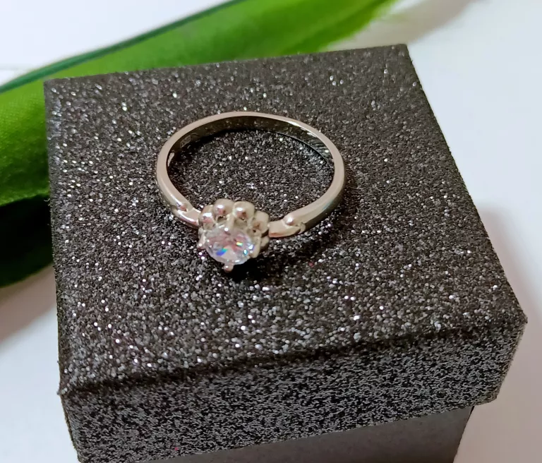 SLICZNY SREBRNY PIERŚCIONEK 2,68GR 925PR