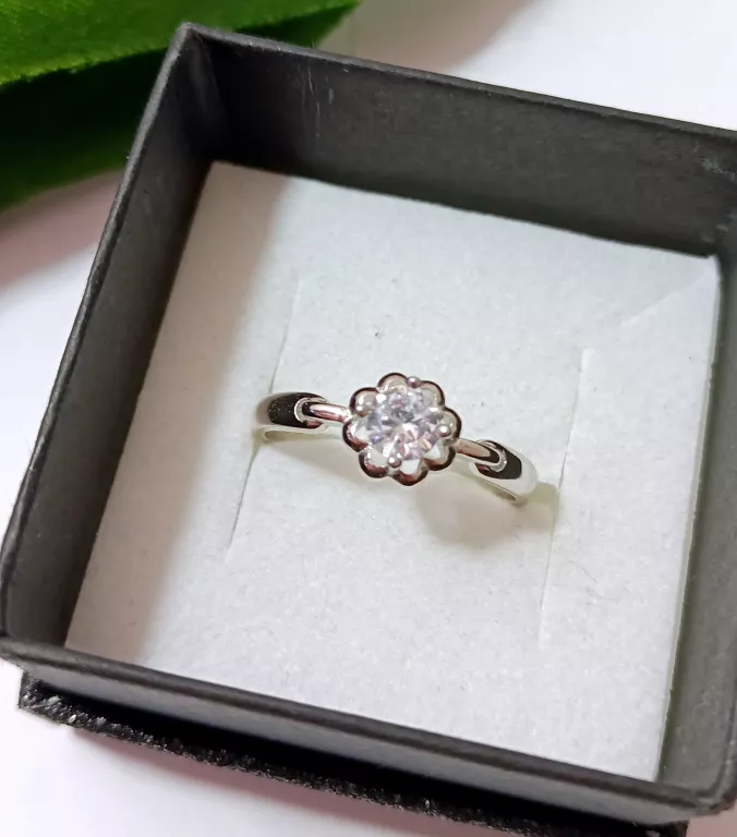 sliczny-srebrny-pierscionek-268gr-925pr-1-maja-7a-makow-mazowiecki