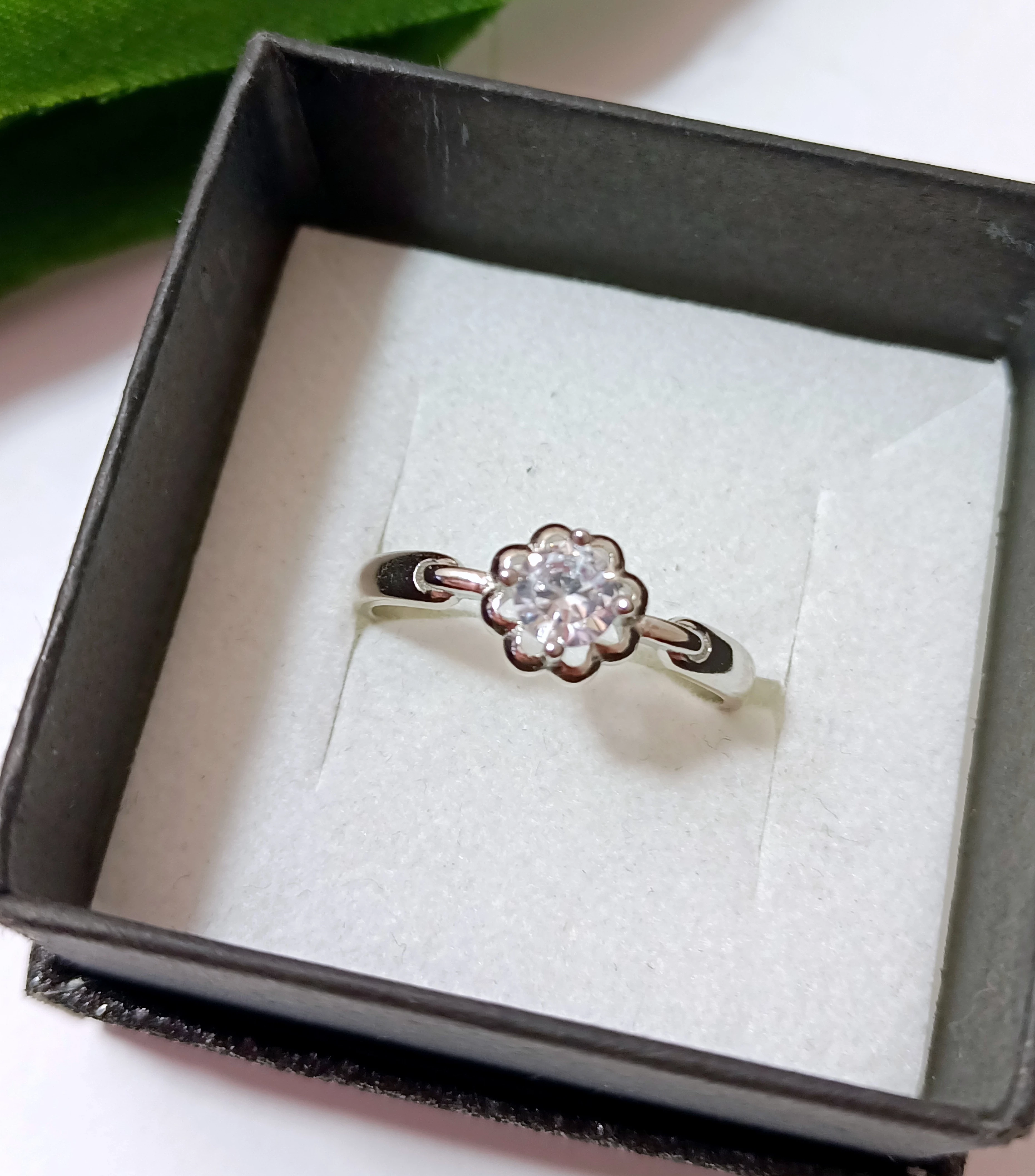 sliczny-srebrny-pierscionek-268gr-925pr-1-maja-7a-makow-mazowiecki