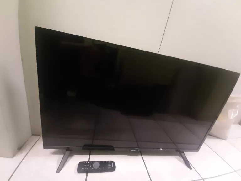 TV PHILIPS 39PHT4112