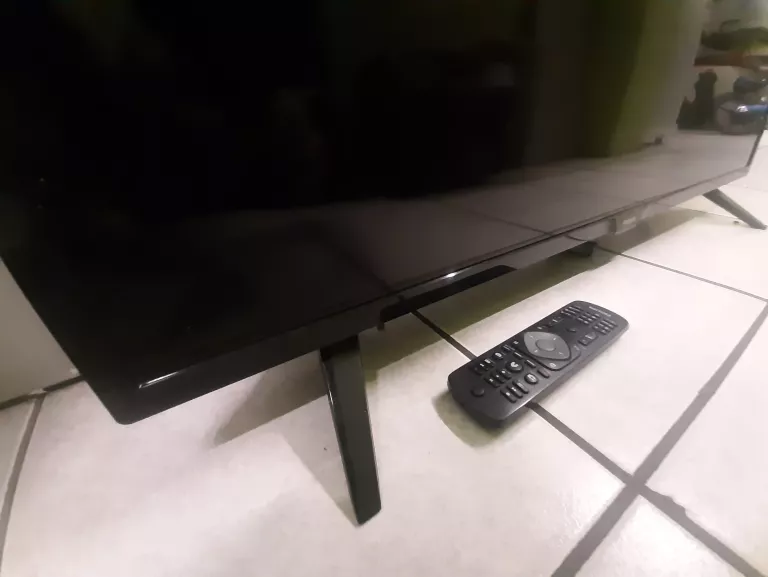 TV PHILIPS 39PHT4112