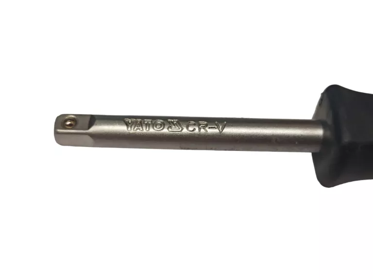 srubokret-z-bitami-yato-rodzaj-nasadowy