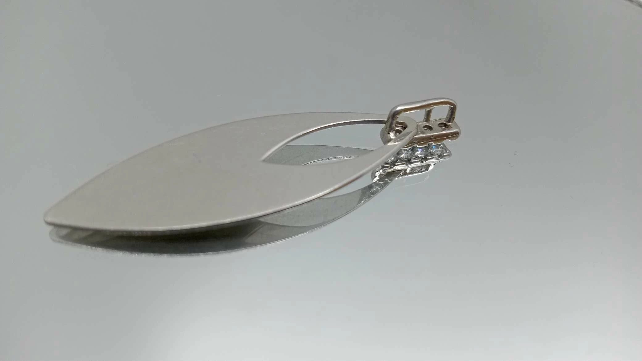 piekna-srebrna-zawieszka-rodzaj-klasyczne