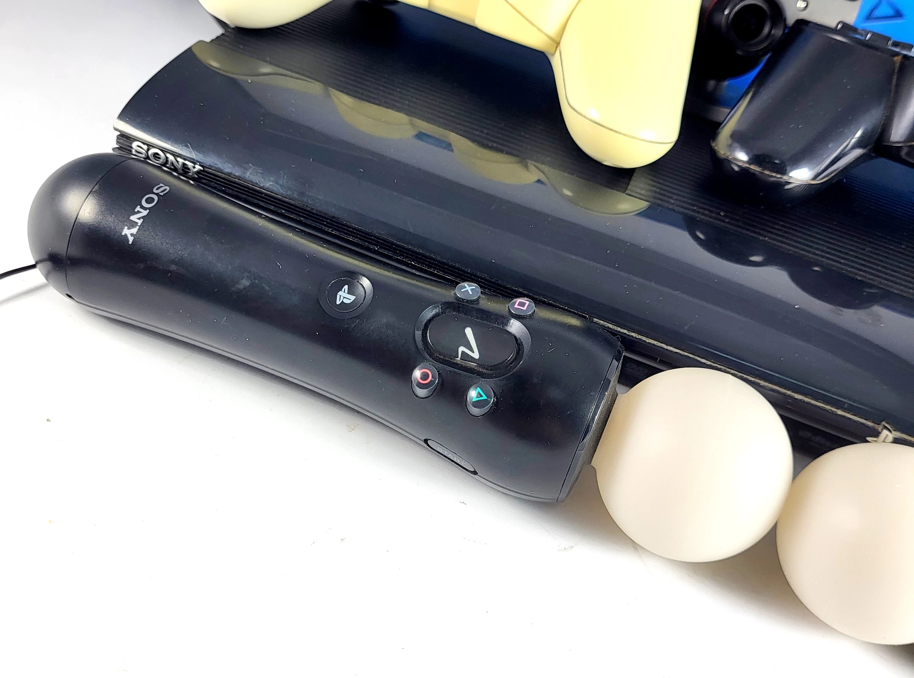 konsola-ps3-2-pady-kinect-2-move-stan-uzywany