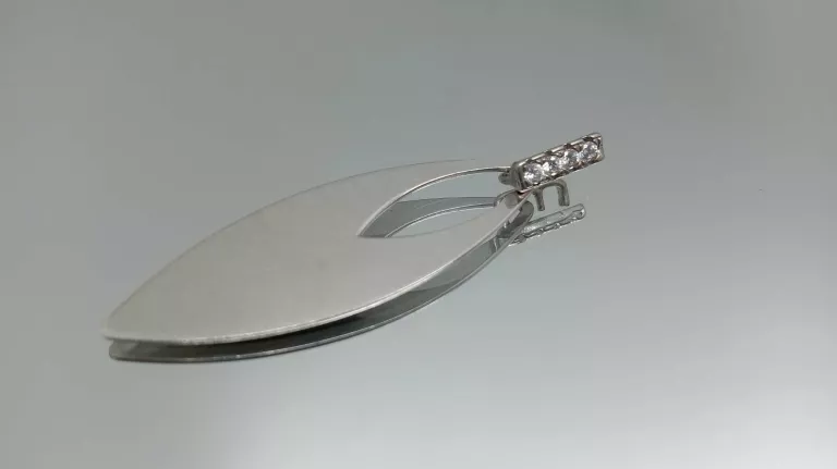 piekna-srebrna-zawieszka-stan-11323-2