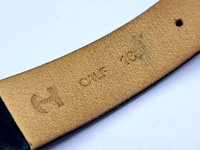 zegarek-rakieta-radziecki-vintage-ksztalt-koperty-okragla