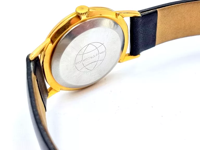 zegarek-rakieta-radziecki-vintage-rodzaj-analogowo-cyfrowe