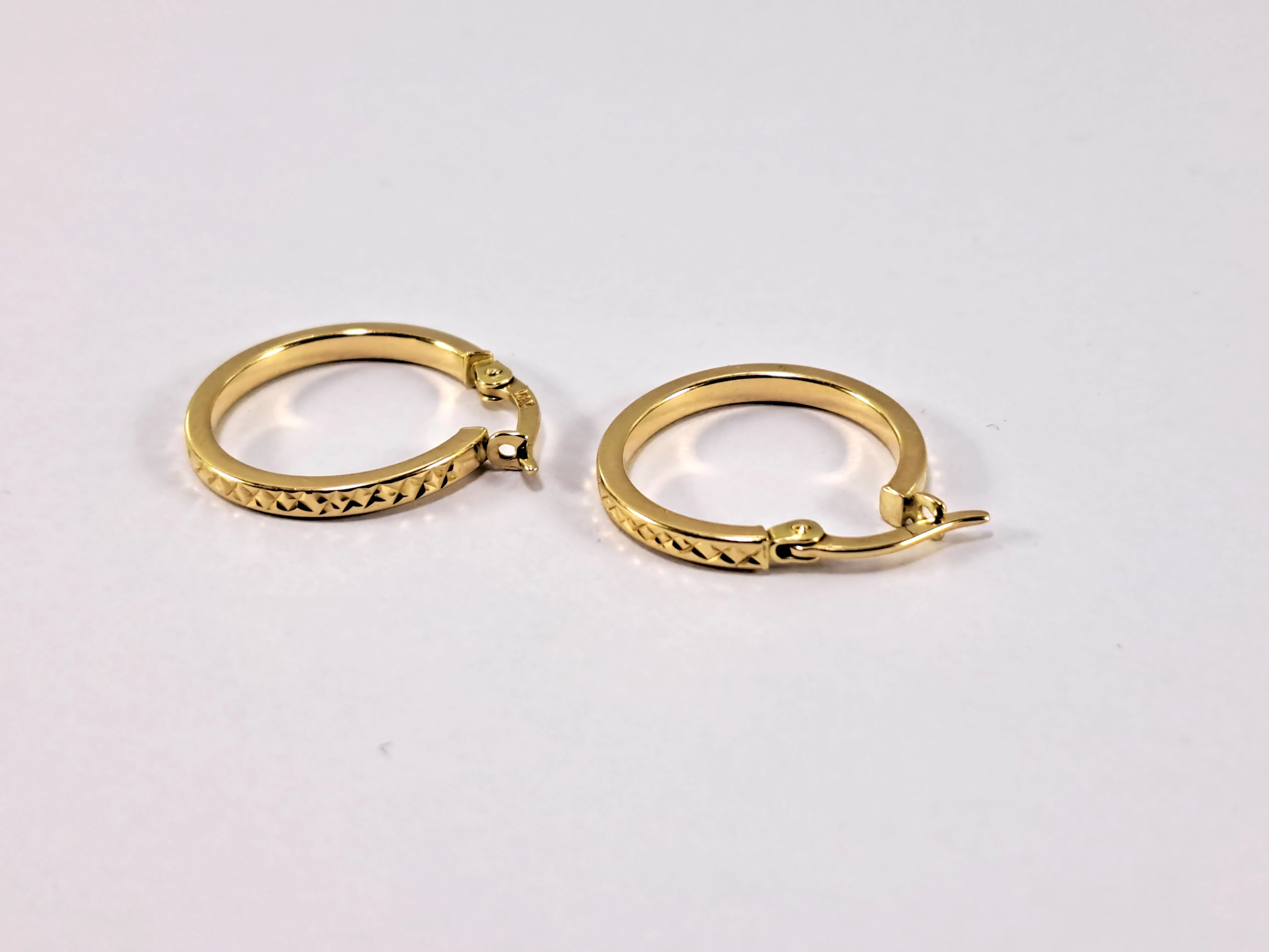 piekne-zlote-kolczyki-kola-585179g-rodzaj-bigla-angielski