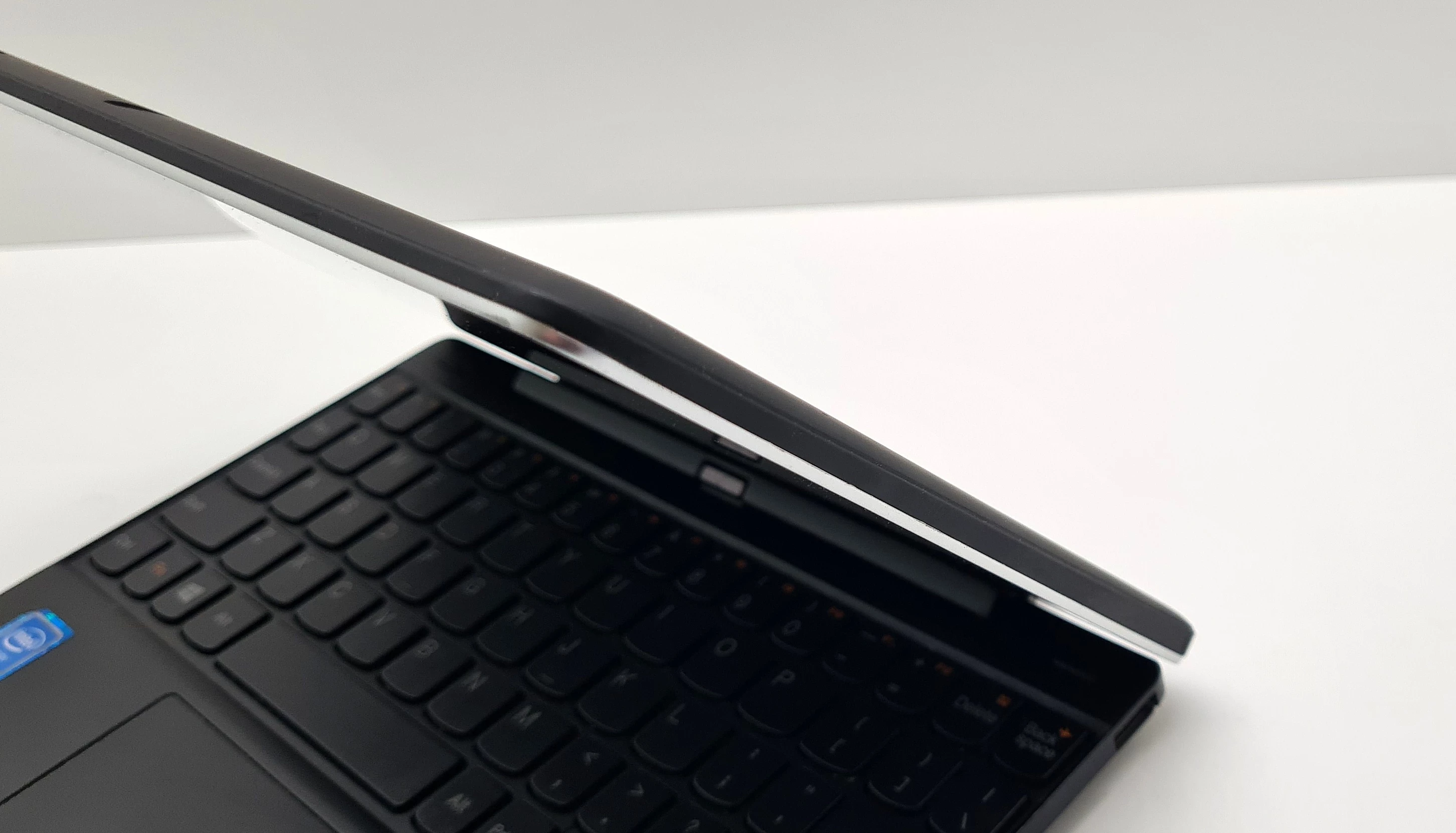 tablet-2w1-lenovo-ideapad-miix-300-80nr-2gb32gb-kolor-czarny