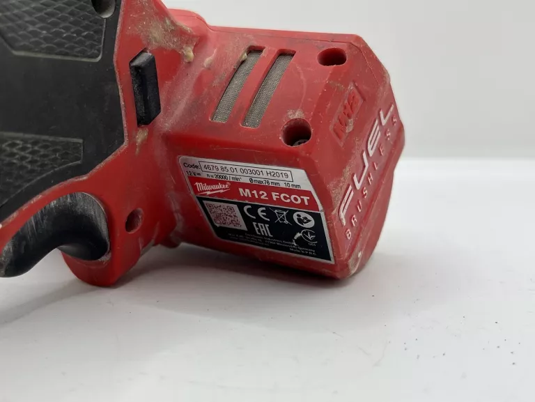 zestaw-milwaukee-wkretarka-szlifierka-opakowanie-walizka