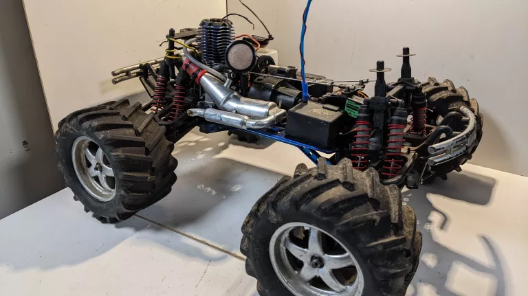 SAMOCHÓD ZDALNIE STEROWANY TRAXXAS MAXX 3.3