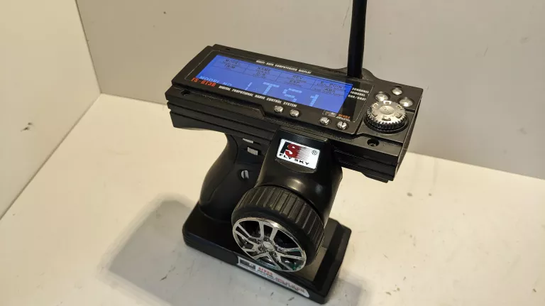 SAMOCHÓD ZDALNIE STEROWANY TRAXXAS MAXX 3.3