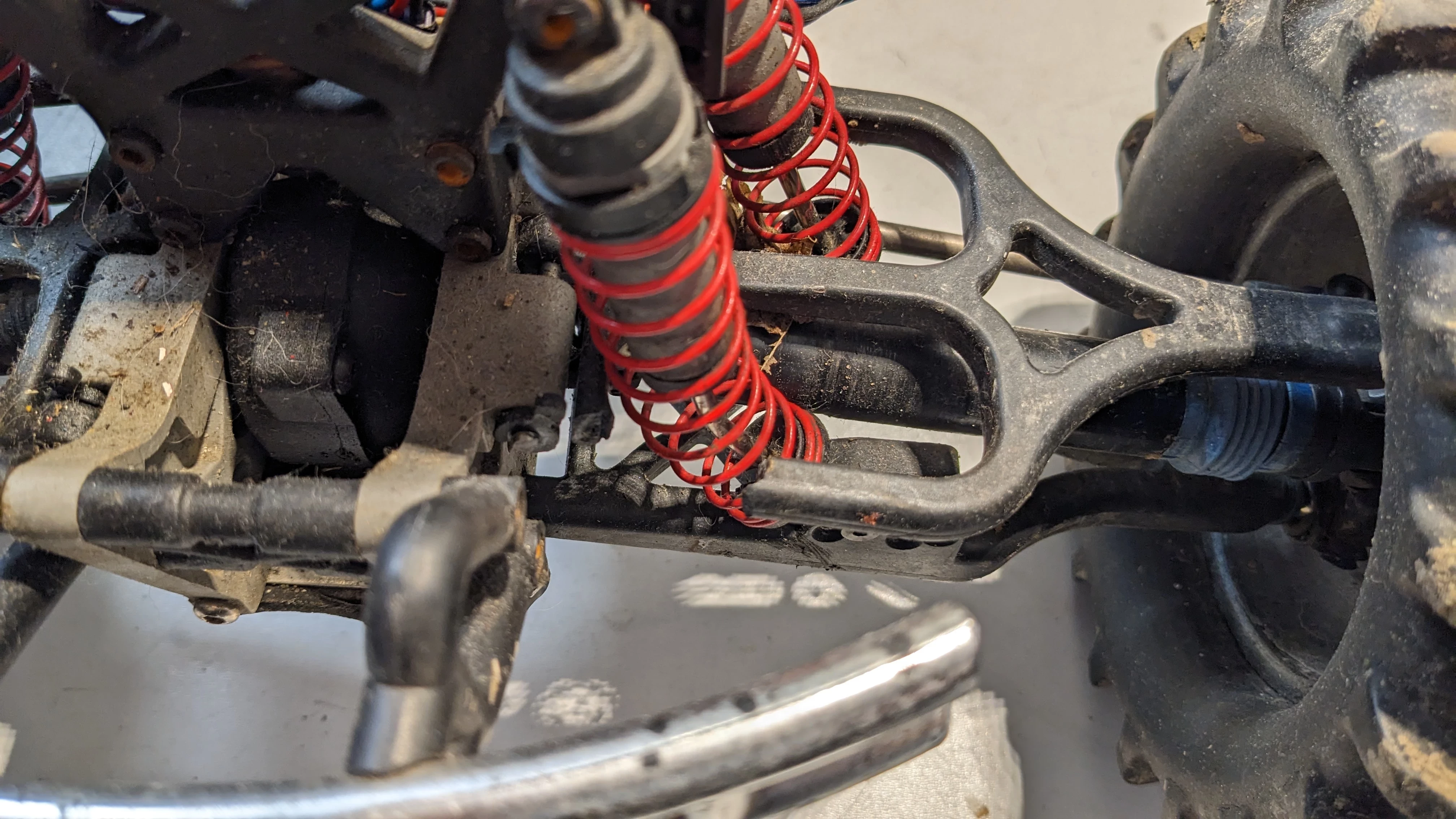 samochod-zdalnie-sterowany-traxxas-maxx-33-marka-traxxas